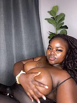 Honeycoco0211 online show from October 2025 04:00:01 AM