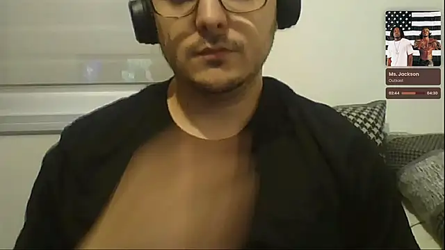 Snapshot of ShiitakeBR chatting on March 2025 10:45:02 PM ShiitakeBR online show from March 2025 10:45:02 PM