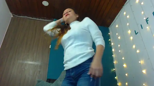 Snapshot of camila_delarosa chatting on December 2024 12:38:01 PM camila delarosa online show from December 2024 12:38:01 PM