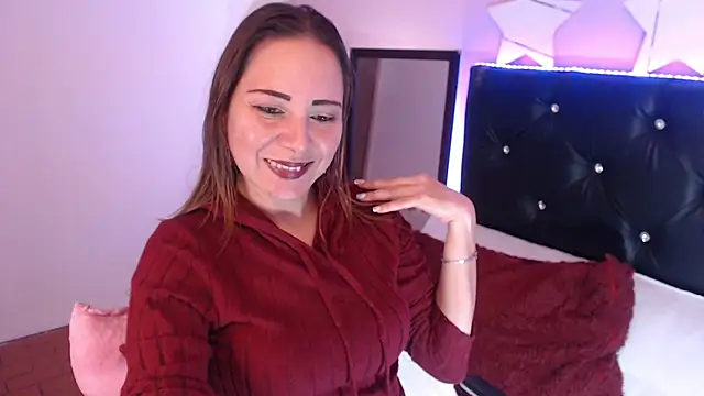 Snapshot of camila_delarosa chatting on October 2025 06:32:01 PM camila delarosa online show from October 2025 06:32:01 PM