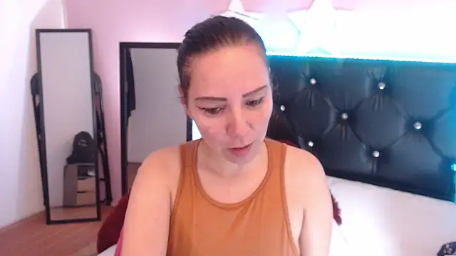 Snapshot of camila_delarosa chatting on November 2025 12:33:02 PM camila delarosa online show from November 2025 12:33:02 PM