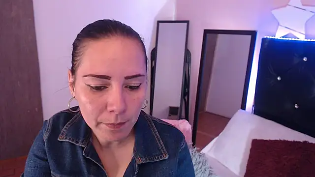 Snapshot of camila_delarosa chatting on November 2025 07:03:03 PM camila delarosa online show from November 2025 07:03:03 PM