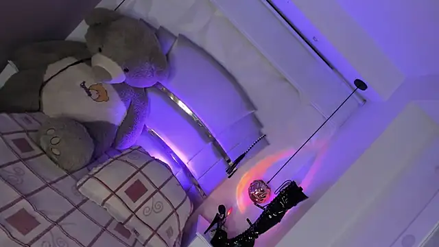 Dalila Thoms online show from January 2025 10:11:01 AM