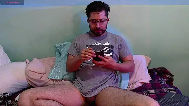 teddy foster online show from October 2025 12:33:01 PM