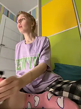 Snapshot of Crayzy_Luv chatting on March 2025 09:48:01 PM Crayzy Luv online show from March 2025 09:48:01 PM