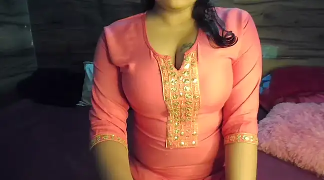 Trezza online show from February 2025 06:01:01 PM