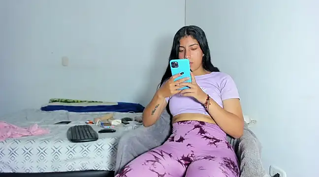 Snapshot of skinnyanai2 chatting on December 2024 08:36:02 PM skinnyanai2 online show from December 2024 08:36:02 PM