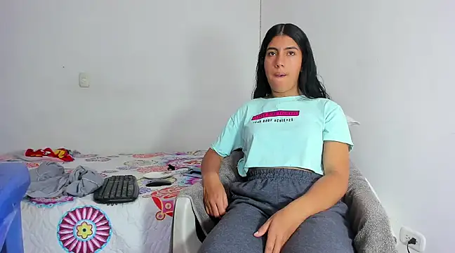 Snapshot of skinnyanai2 chatting on February 2025 05:54:02 PM skinnyanai2 online show from February 2025 05:54:02 PM