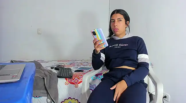 Snapshot of skinnyanai2 chatting on February 2025 05:49:02 PM skinnyanai2 online show from February 2025 05:49:02 PM