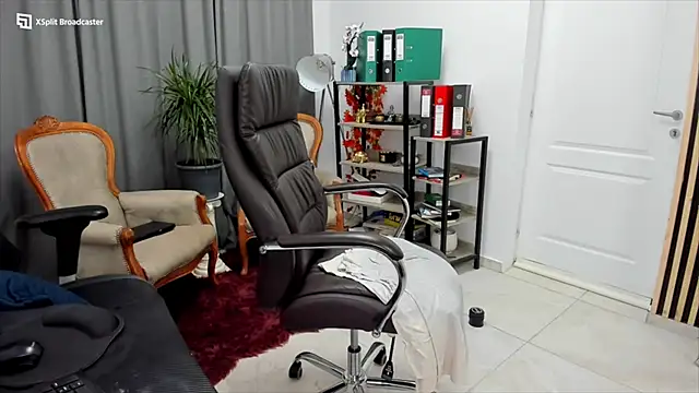 Snapshot of fireflowers_ chatting on December 2024 01:06:02 AM fireflowers online show from December 2024 01:06:02 AM