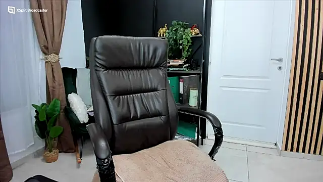 Snapshot of fireflowers_ chatting on September 2025 09:14:01 PM fireflowers online show from September 2025 09:14:01 PM