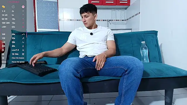 Snapshot of jacques_cardiet chatting on July 2026 02:09:01 PM jacques cardiet online show from July 2026 02:09:01 PM