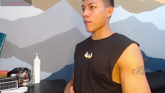 Snapshot of aalan_foxter chatting on January 2025 01:10:01 AM aalan foxter online show from January 2025 01:10:01 AM