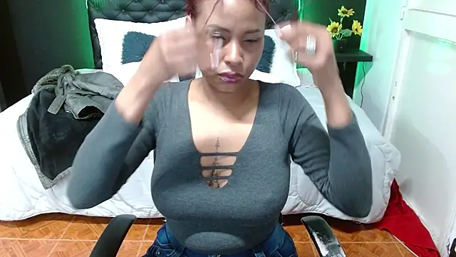 Dominik girl online show from February 2025 06:33:01 AM