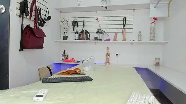 Alejandra Dunn online show from September 2025 01:15:02 PM