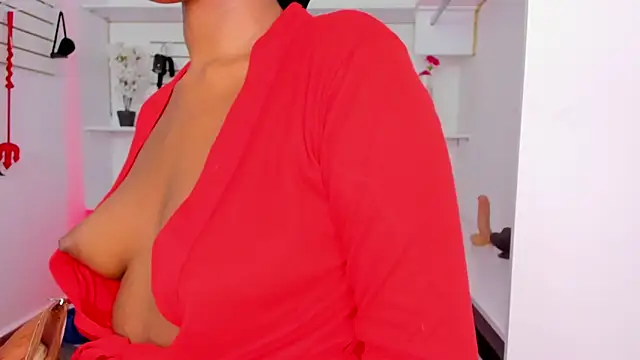 Alejandra Dunn online show from October 2025 01:06:02 AM