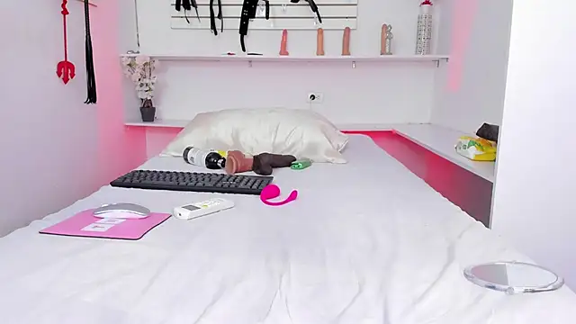 Alejandra Dunn online show from November 2025 07:47:02 AM