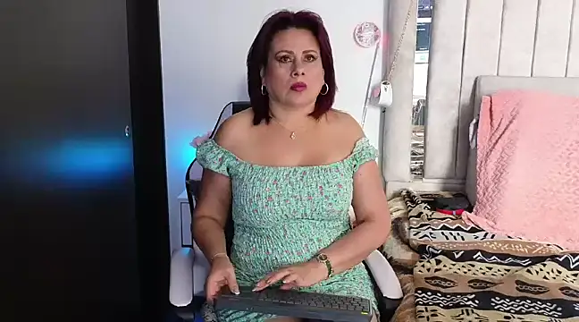 Kaily jonness online show from December 2024 05:31:02 PM