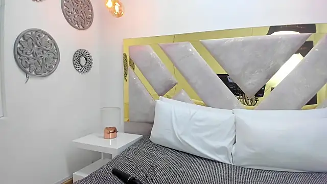 Oriana Guzman online show from February 2025 03:36:02 PM