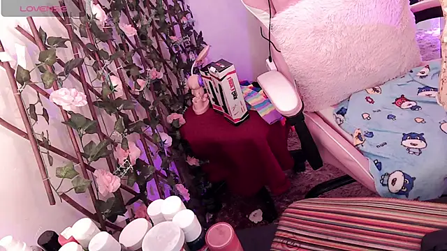 Magic-Smilee online show from December 2024 02:31:02 PM