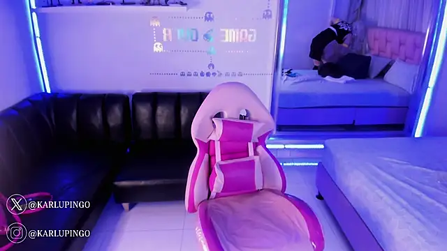 albaismynameX online show from January 2025 12:14:01 PM