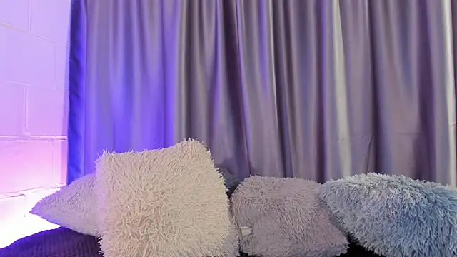 kleo helenos online show from April 2026 07:52:01 PM