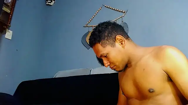 Snapshot of Grandeygruesa1 chatting on February 2025 03:04:01 PM Grandeygruesa1 online show from February 2025 03:04:01 PM