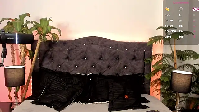 candy canne   online show from December 2024 06:35:01 PM