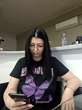 Snapshot of Milf_Abigail chatting on February 2025 05:35:02 AM Milf Abigail online show from February 2025 05:35:02 AM