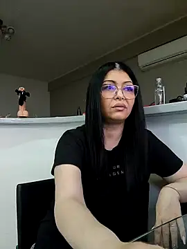 Snapshot of Milf_Abigail chatting on February 2025 05:47:01 AM Milf Abigail online show from February 2025 05:47:01 AM