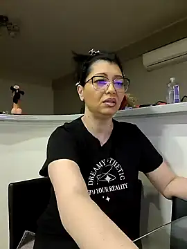 Snapshot of Milf_Abigail chatting on February 2025 04:31:01 PM Milf Abigail online show from February 2025 04:31:01 PM