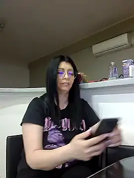 Snapshot of Milf_Abigail chatting on February 2025 02:53:01 AM Milf Abigail online show from February 2025 02:53:01 AM