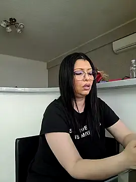 Snapshot of Milf_Abigail chatting on February 2025 06:22:01 AM Milf Abigail online show from February 2025 06:22:01 AM