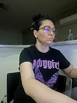 Snapshot of Milf_Abigail chatting on February 2025 11:21:02 PM Milf Abigail online show from February 2025 11:21:02 PM