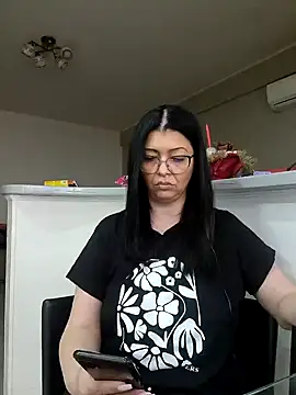 Snapshot of Milf_Abigail chatting on March 2025 06:57:01 AM Milf Abigail online show from March 2025 06:57:01 AM