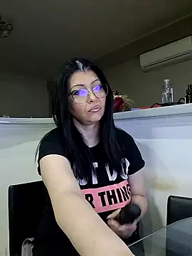 Snapshot of Milf_Abigail chatting on March 2025 01:10:02 AM Milf Abigail online show from March 2025 01:10:02 AM