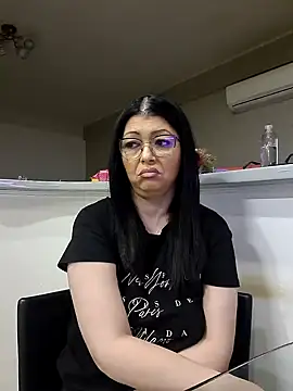 Snapshot of Milf_Abigail chatting on March 2025 02:41:02 AM Milf Abigail online show from March 2025 02:41:02 AM