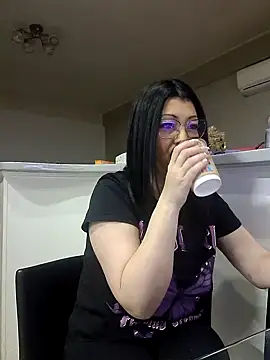 Snapshot of Milf_Abigail chatting on March 2025 12:53:01 AM Milf Abigail online show from March 2025 12:53:01 AM