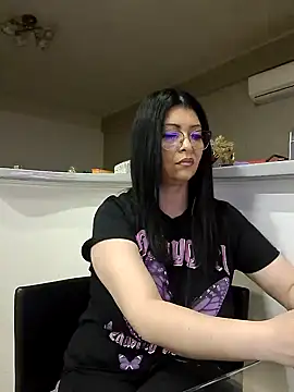 Snapshot of Milf_Abigail chatting on March 2025 02:49:02 AM Milf Abigail online show from March 2025 02:49:02 AM