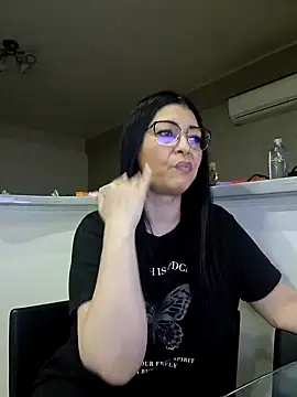 Snapshot of Milf_Abigail chatting on March 2025 04:21:02 AM Milf Abigail online show from March 2025 04:21:02 AM