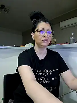 Snapshot of Milf_Abigail chatting on March 2025 10:11:01 PM Milf Abigail online show from March 2025 10:11:01 PM