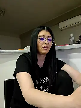 Snapshot of Milf_Abigail chatting on March 2025 04:20:02 AM Milf Abigail online show from March 2025 04:20:02 AM