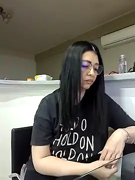 Snapshot of Milf_Abigail chatting on March 2025 02:52:01 AM Milf Abigail online show from March 2025 02:52:01 AM