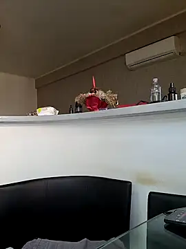 Snapshot of Milf_Abigail chatting on March 2025 05:30:01 AM Milf Abigail online show from March 2025 05:30:01 AM