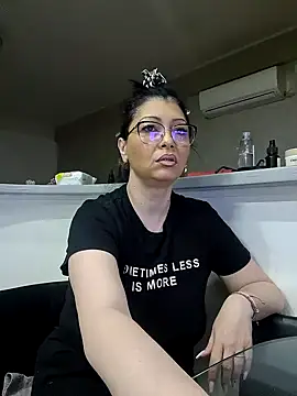 Snapshot of Milf_Abigail chatting on March 2025 01:56:02 AM Milf Abigail online show from March 2025 01:56:02 AM