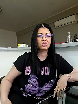 Snapshot of Milf_Abigail chatting on March 2025 05:32:02 AM Milf Abigail online show from March 2025 05:32:02 AM