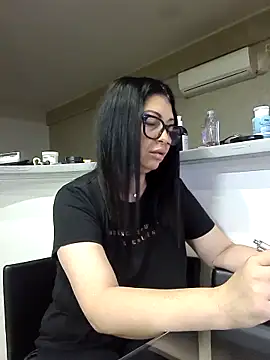 Snapshot of Milf_Abigail chatting on September 2025 01:17:02 AM Milf Abigail online show from September 2025 01:17:02 AM