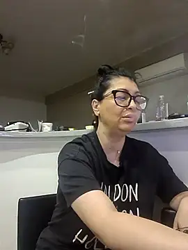 Snapshot of Milf_Abigail chatting on September 2025 03:29:01 AM Milf Abigail online show from September 2025 03:29:01 AM