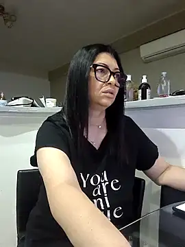 Snapshot of Milf_Abigail chatting on September 2025 01:29:01 AM Milf Abigail online show from September 2025 01:29:01 AM