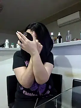 Snapshot of Milf_Abigail chatting on October 2025 01:35:01 AM Milf Abigail online show from October 2025 01:35:01 AM